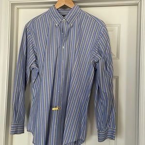 Men’s Lightly worn Ralph Lauren dress shirt. Machine Washable
